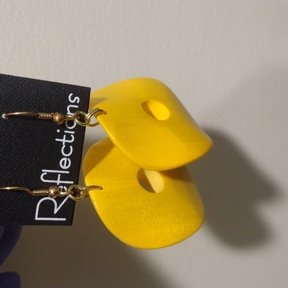 Gold tone Rare Yellow Circle Hoop Design Drop Dangle Earrings - Women's Jewelry - Picture 4 of 6